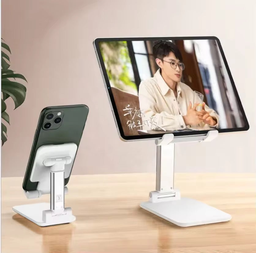 100pcs New Cell Phone Holder Desk Base Phone and iPad Holder Astronaut Mobile Phone Desk Stander Holder V Angle for Desk Creative PVC Support